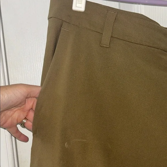 Lululemon Men’s ABC Slim-Fit 5 Pocket Pants in Olive - Picture 8 of 14